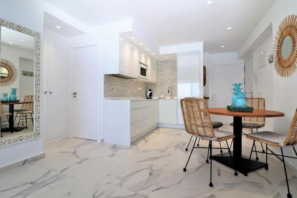 Luxurious 2-Bedroom Apt With Stunning Views, 1St Line On Levante Beach, Benidorm Kültér fotó