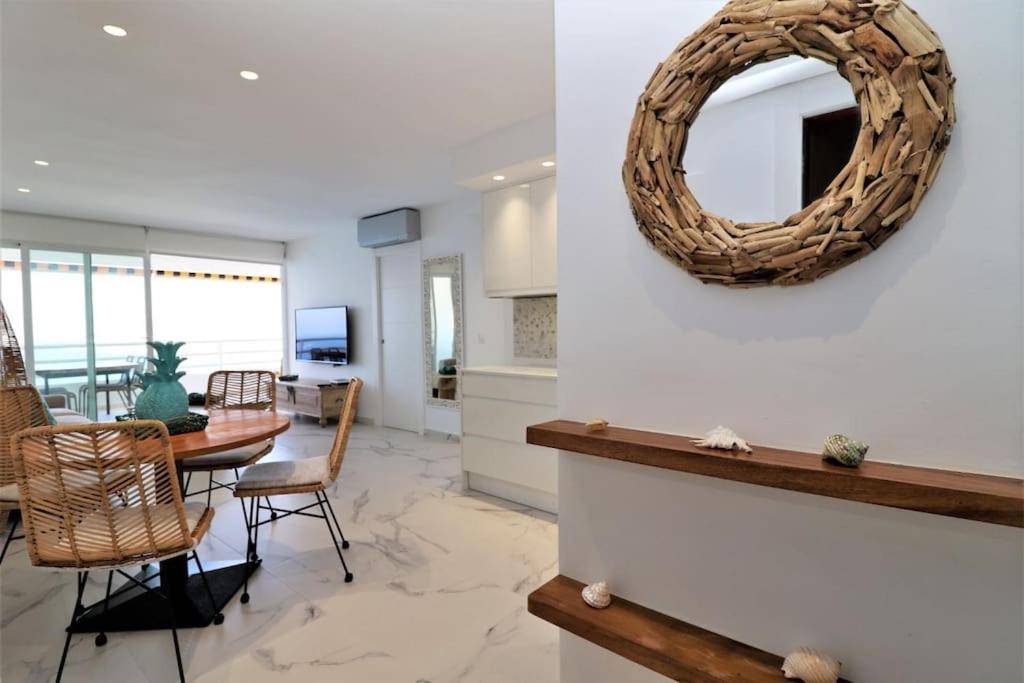 Luxurious 2-Bedroom Apt With Stunning Views, 1St Line On Levante Beach, Benidorm Kültér fotó